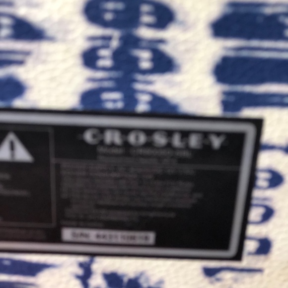 Crosley Black and White Patterned Turntable - Picture 9 of 12